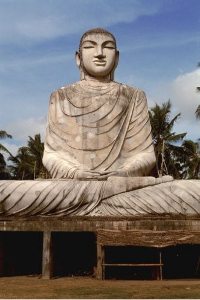 Главная статуя Будды Шри-Ланки